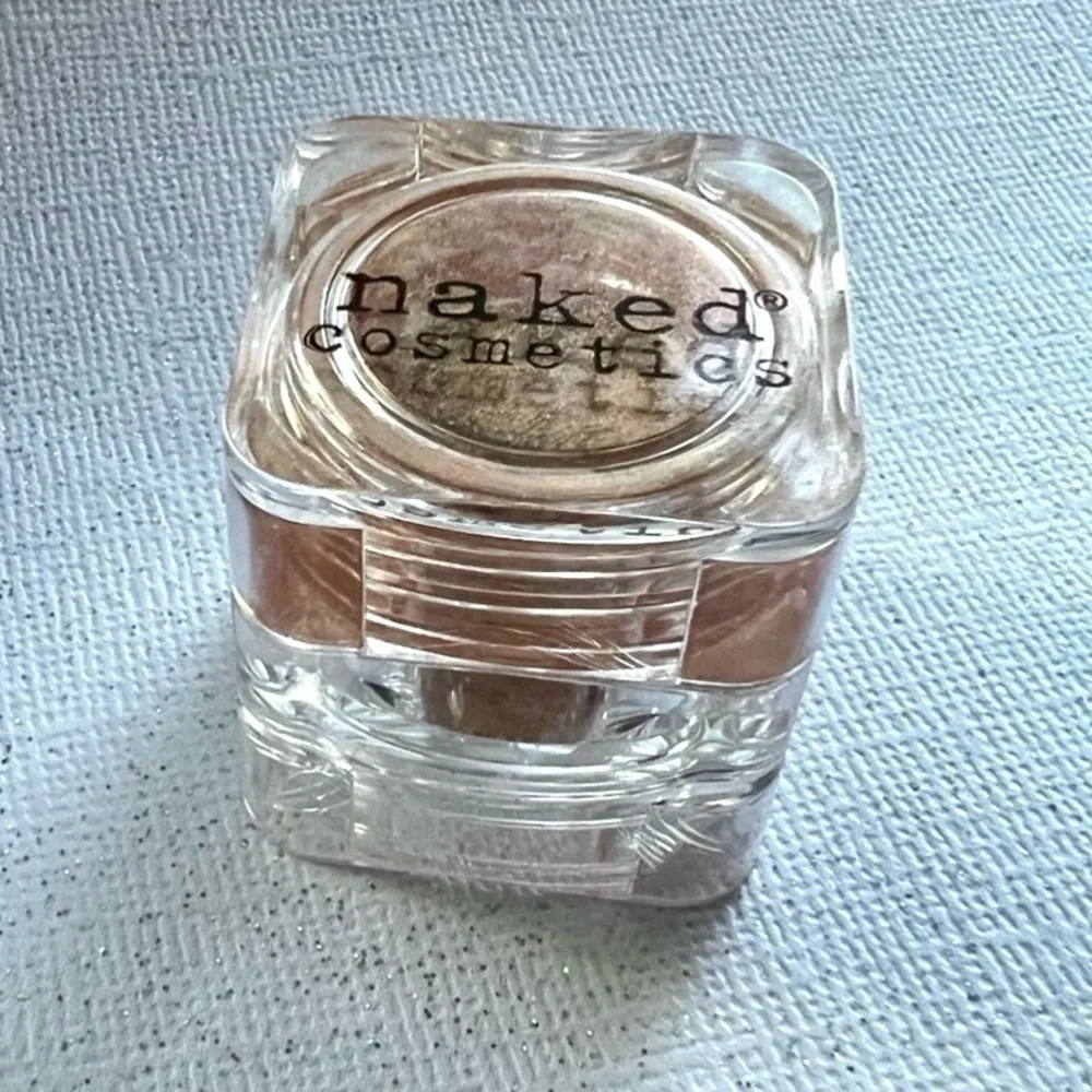 Naked Cosmetics Eyeshadow in Sierra Nevada